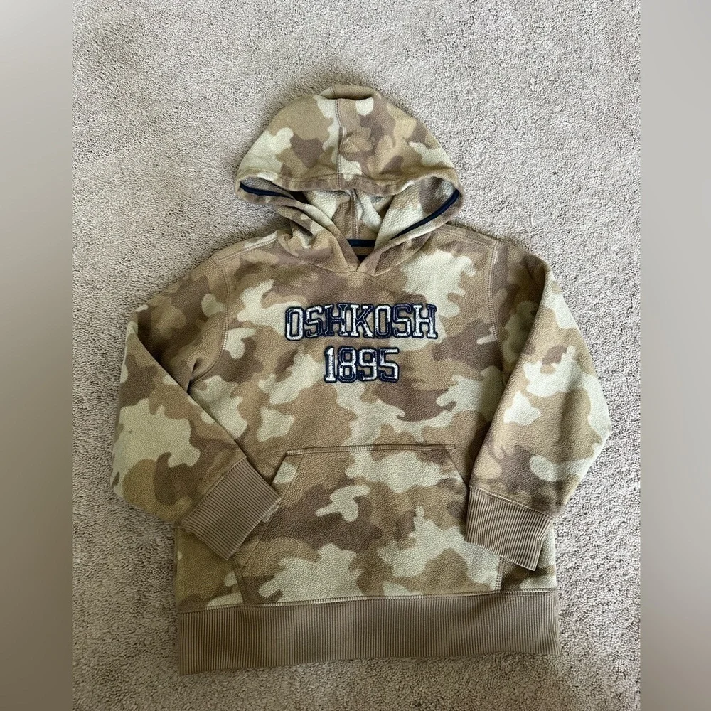 Boys OshKosh camo Hooded Sweatshirt 6